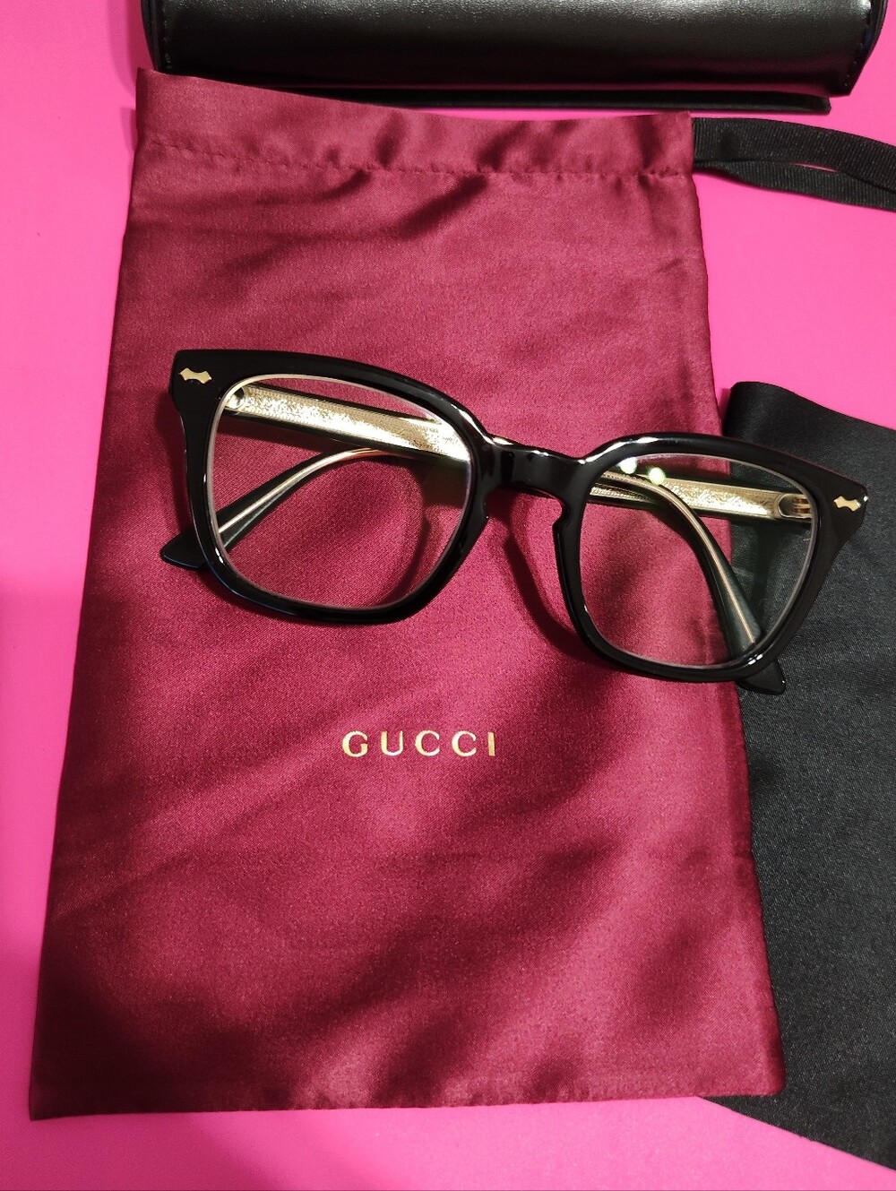 Gucci Eyeglass Frames with Authentic Case & Silk Pouch - Excellent Condition - Picture 8 of 9
